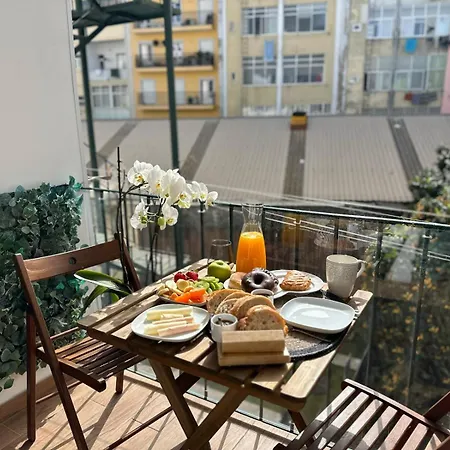 Grande Com Varanda E Vista A 홈스테이 리스본