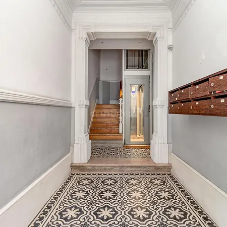 Grande Com Varanda E Vista A * Lizbona